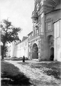 Макарьевский Желтоводский монастырь. Святые ворота 1902. 
