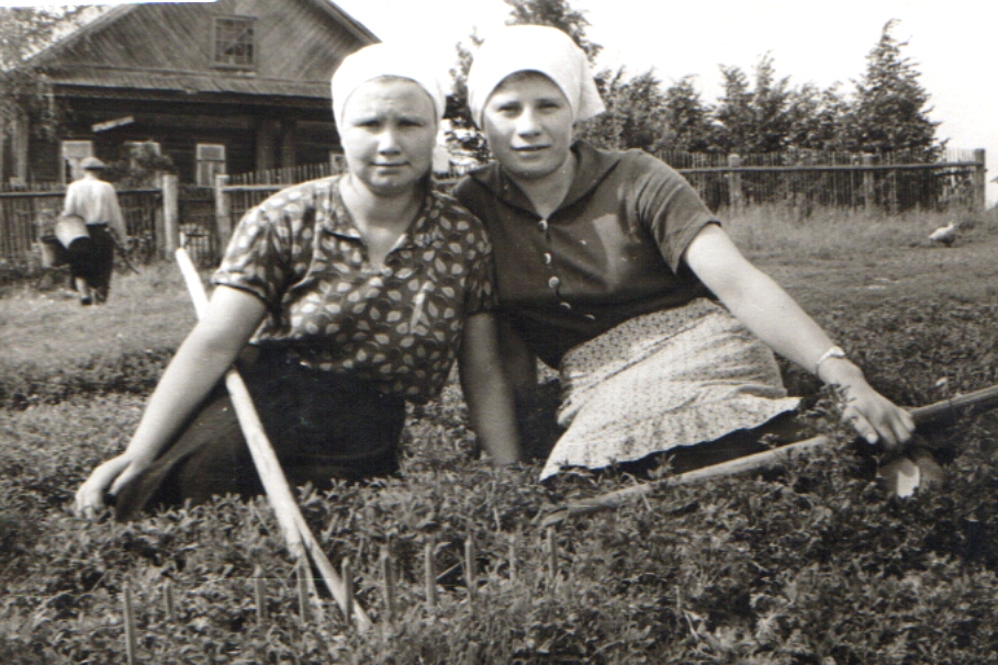 Галина Лимонова и Зинаида Федотова (Кукина) фото из личного архива Г.И.Буториной