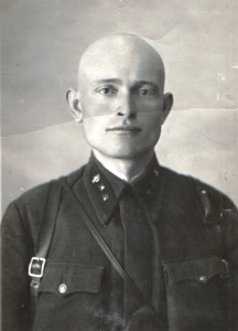 Военный фельдшер Леонид Горланов. 15 февраля 1941 года. Снимок из семейного архива.
