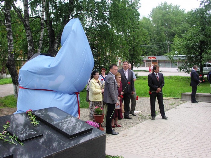 Торжественное открытие памятника детям войны в городе Чухлома 3 июля 2014 года. фото Николая Журавлева.